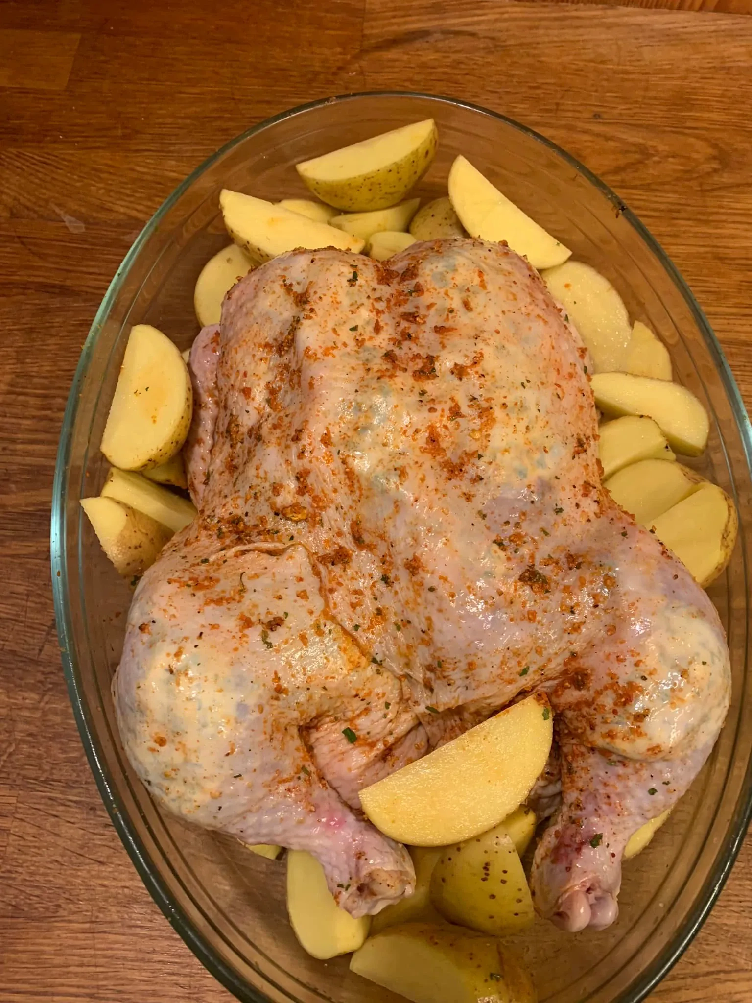 Kepta višta su česnakiniu sviestu ir žolelėmis