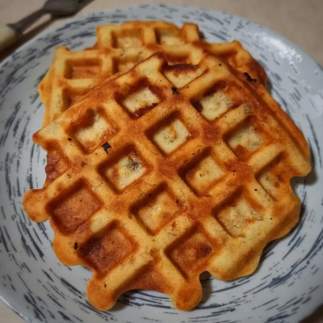 Bananiniai vafliai su riešutais