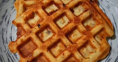 Bananiniai vafliai su riešutais