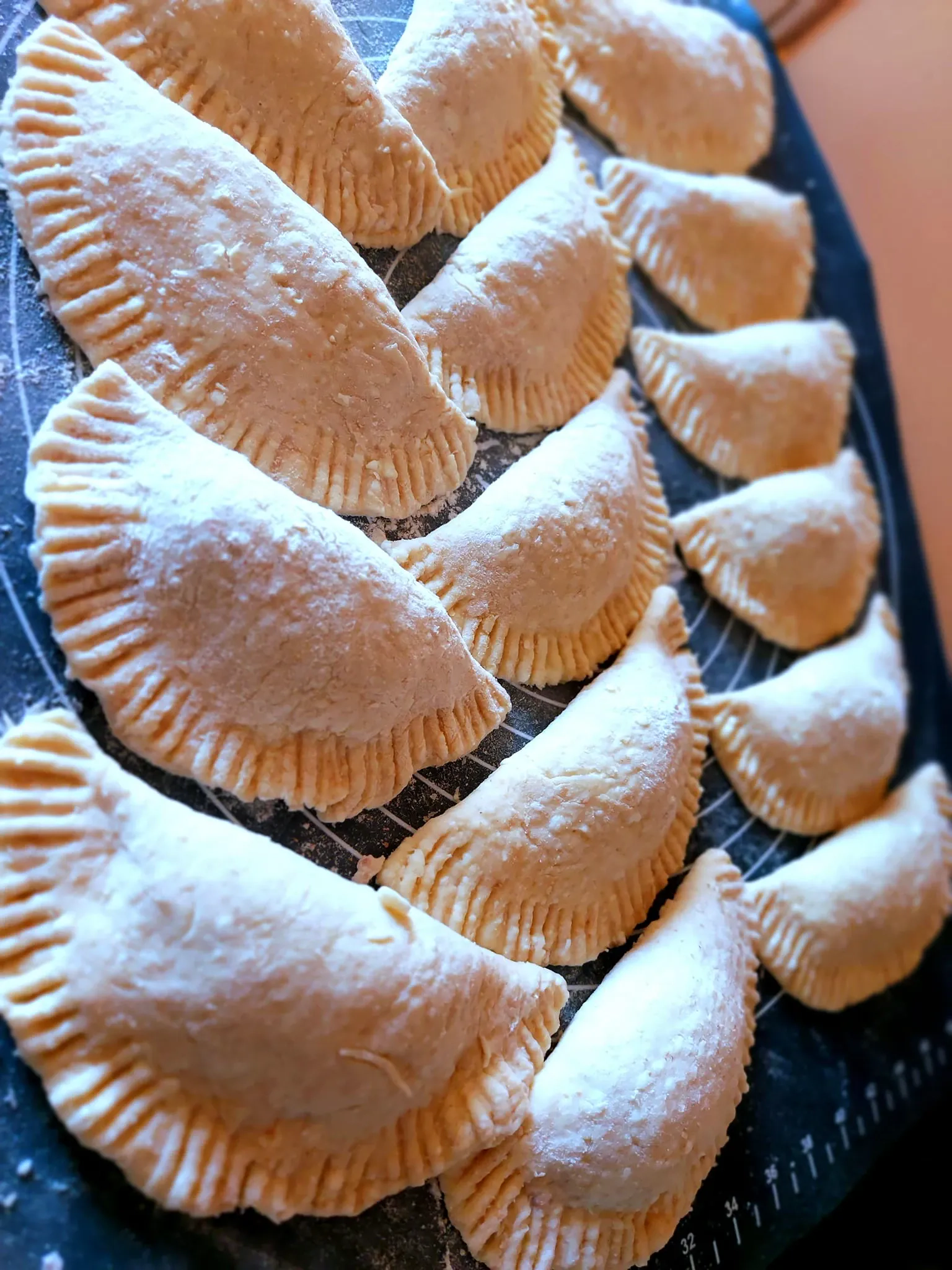 Čeburekai su varškės įdaru