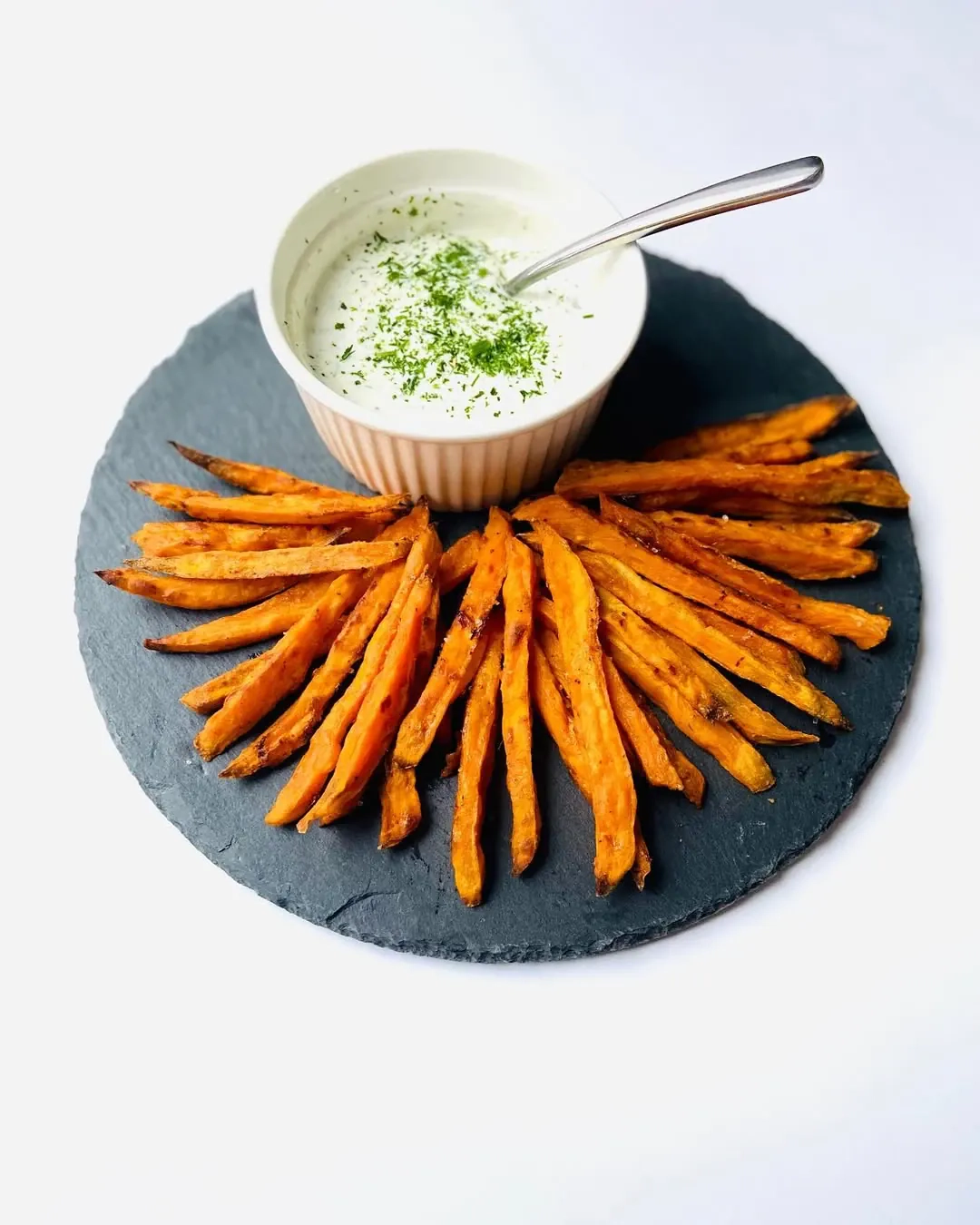 Keptas batatas orkaitėje šiaudeliais