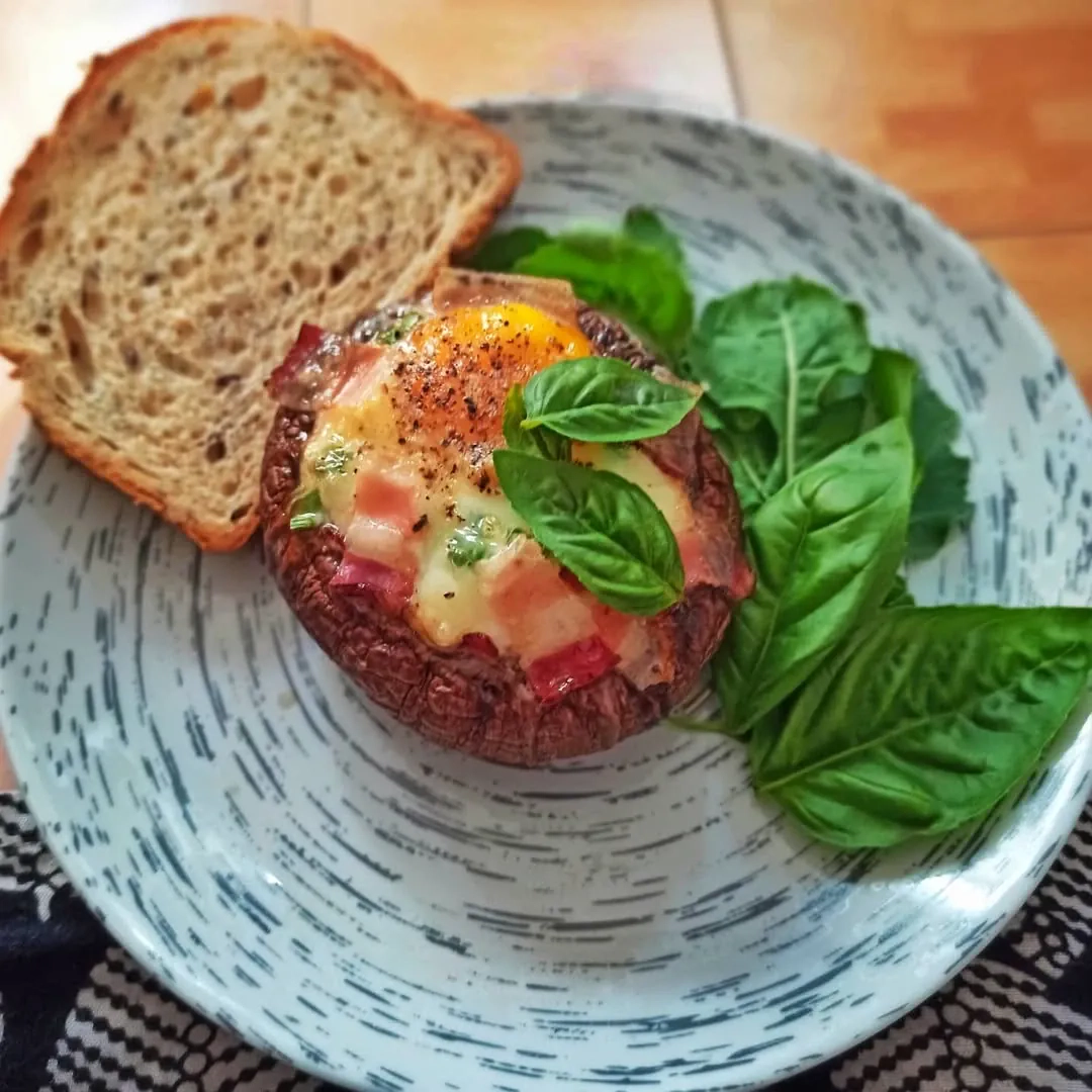 Įdaryti portobello grybai su šonine ir sūriu 🍳