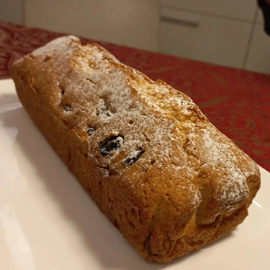 Lengvai pagaminamas keksas su kefyru ir razinomis