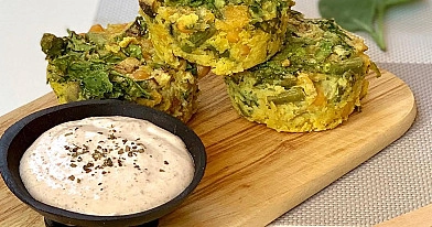Veganiški avinžirnių omleto keksiukai su daržovėmis