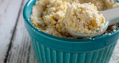 Veganiškas parmezano sūris iš graikinių riešutų