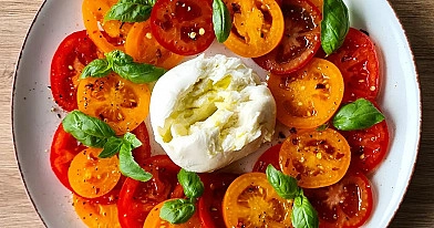 Pomidorai su mocarela - Caprese salotos