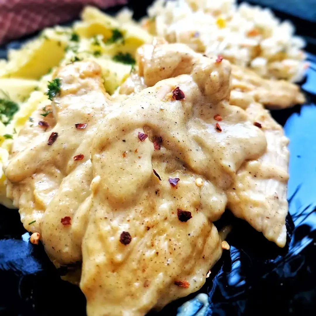 Troškinta vištiena grietinėlės padaže