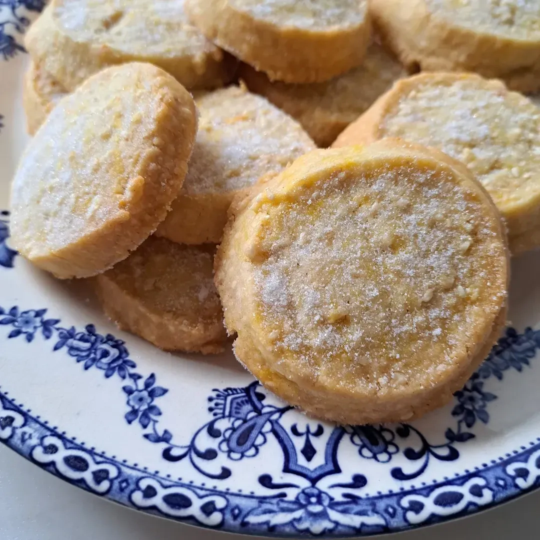 Trapūs sviestiniai sausainiai (shortbread)