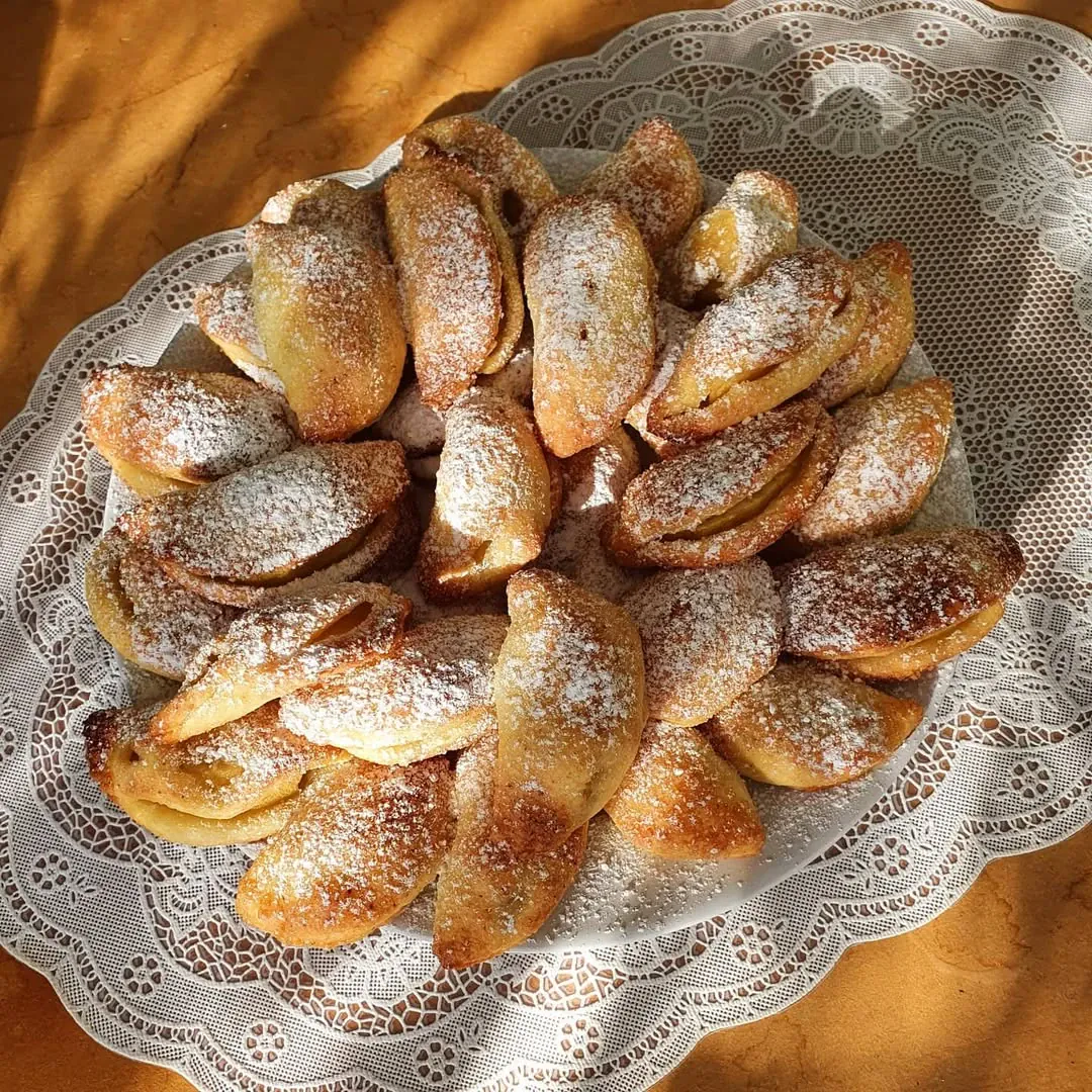 Sausainiai Skarelės su obuolių įdaru