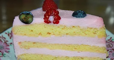 Gaivus tortas su jogurtiniu pertepimu
