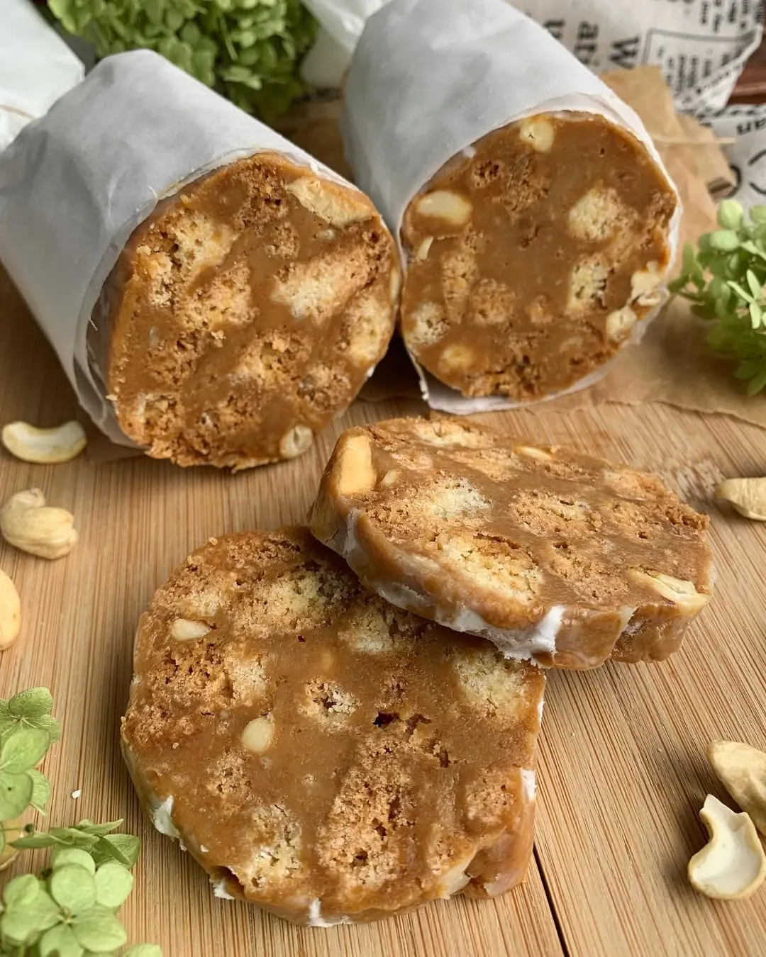 Kitoks - karamelinis tinginys su Karvutės saldainiais ir riešutais