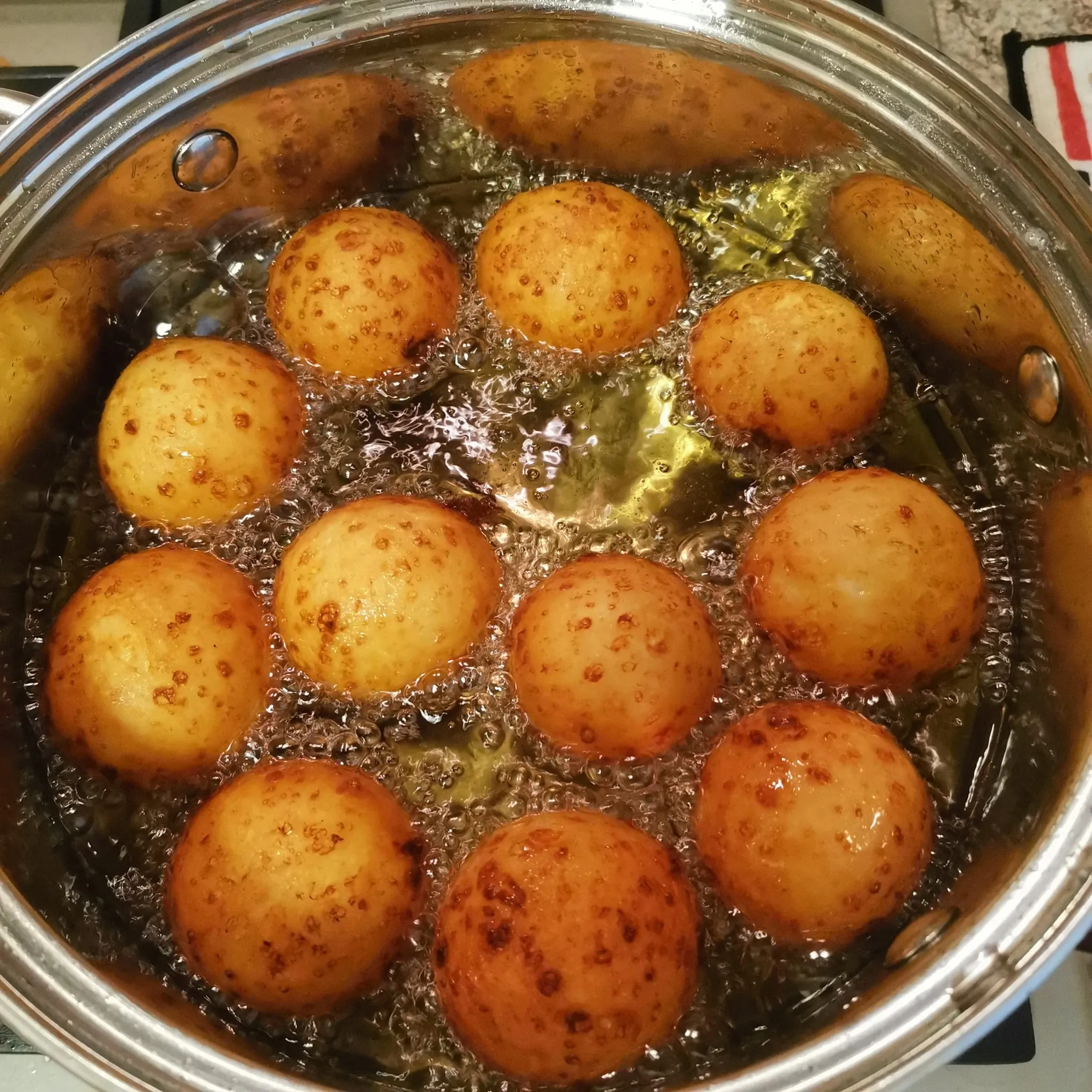 Naminės senovinės močiutės varškės spurgos su grietine ir soda