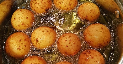 Naminės senovinės močiutės varškės spurgos su grietine ir soda
