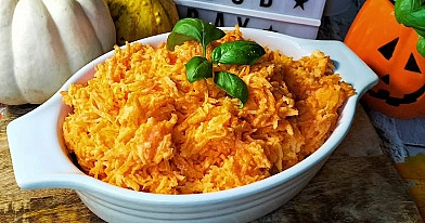 Morkų salotos su česnaku ir kiaušiniais, be majonezo (su grietine)