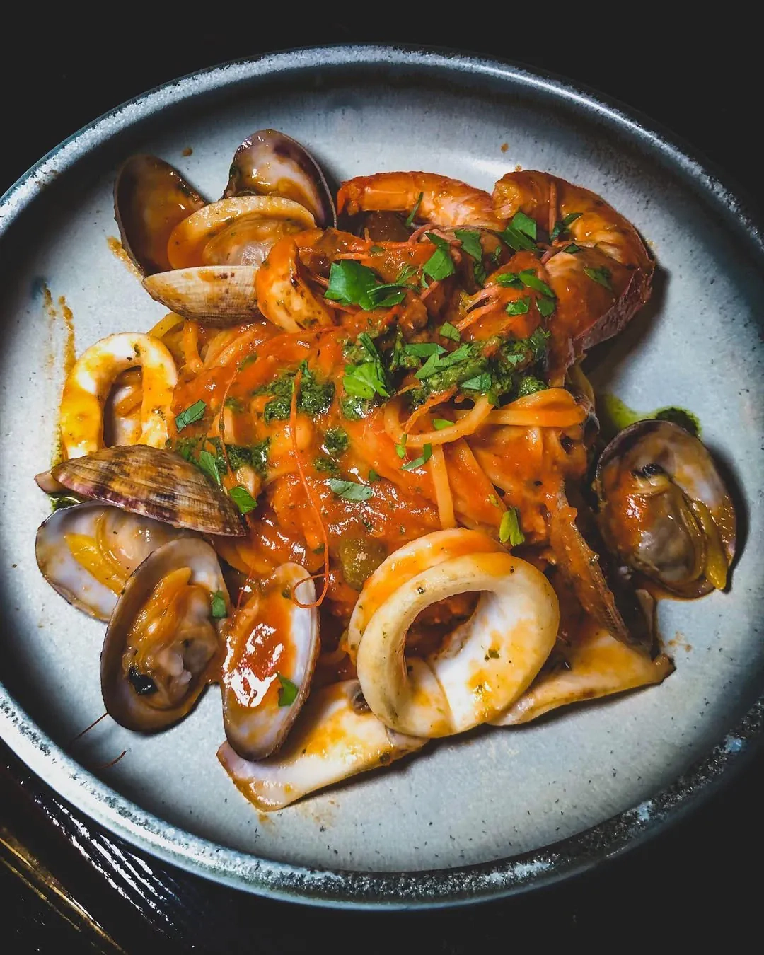 Spageti marinara - spagečiai su jūros gėrybėmis, konservuotais pomidorais ir baltu vynu