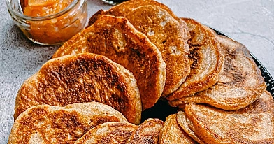 Paprasti plikyti blynai su pienu