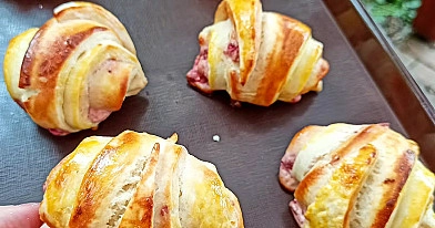 Kruasanai su sūriu ir šonine