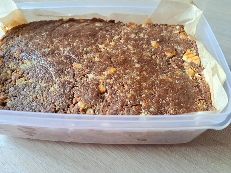 Karamelinis tinginys su bananais