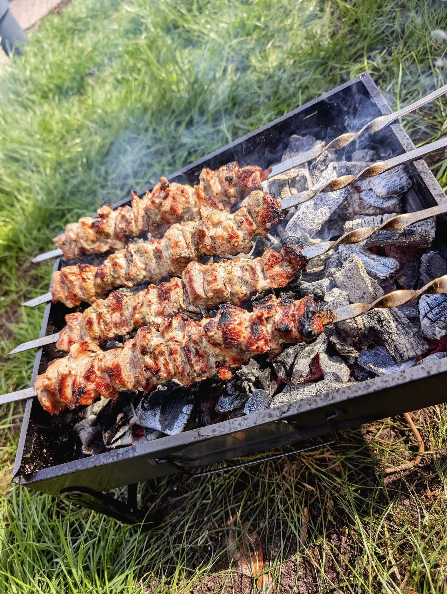 Kiaulienos sprandinės šašlykas alaus - garstyčių marinate