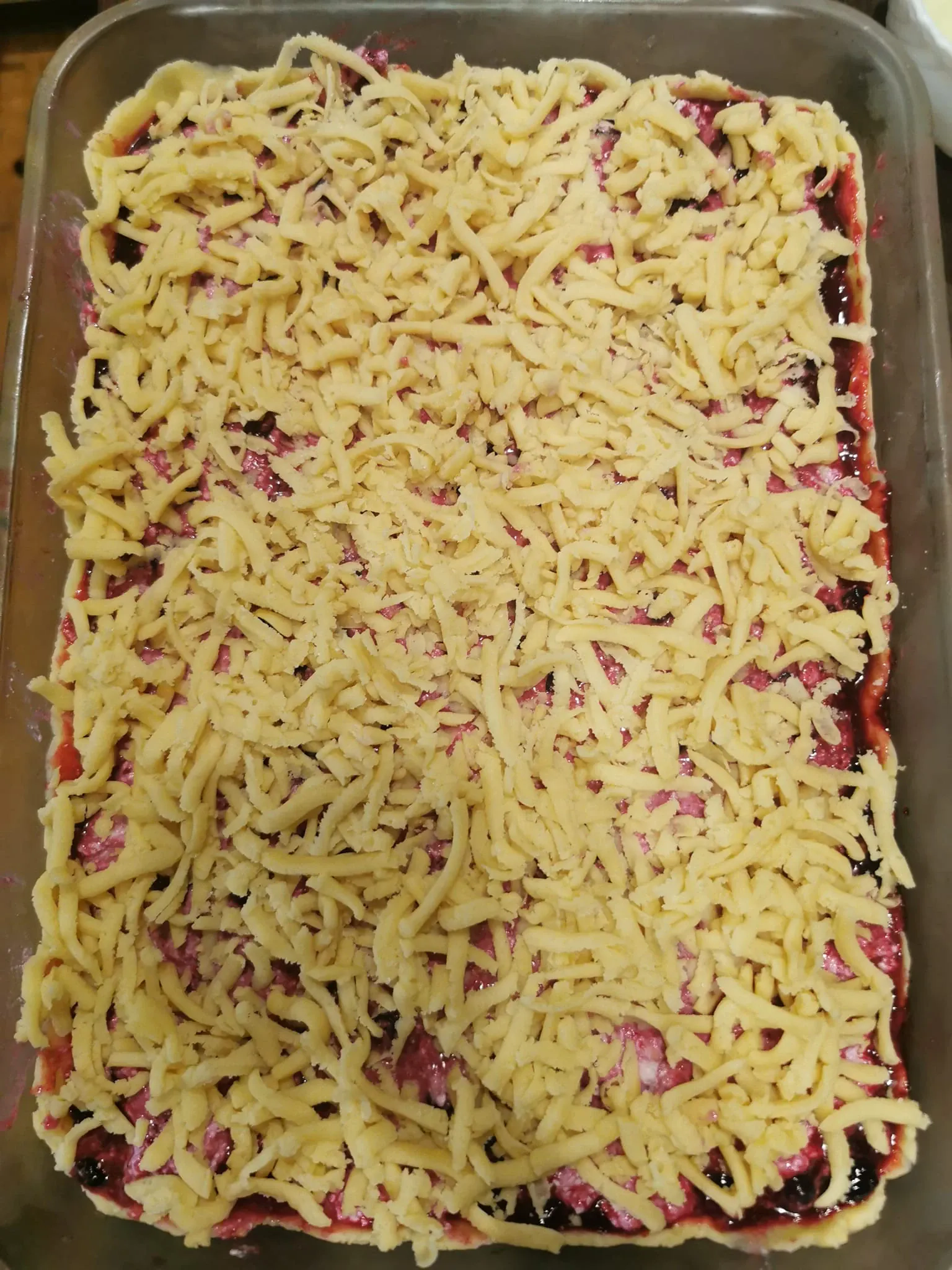 Senovinis trupininis pyragas su uogiene