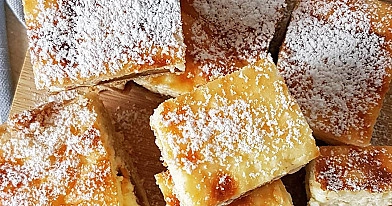 Trupininis varškės pyragas su obuoliais