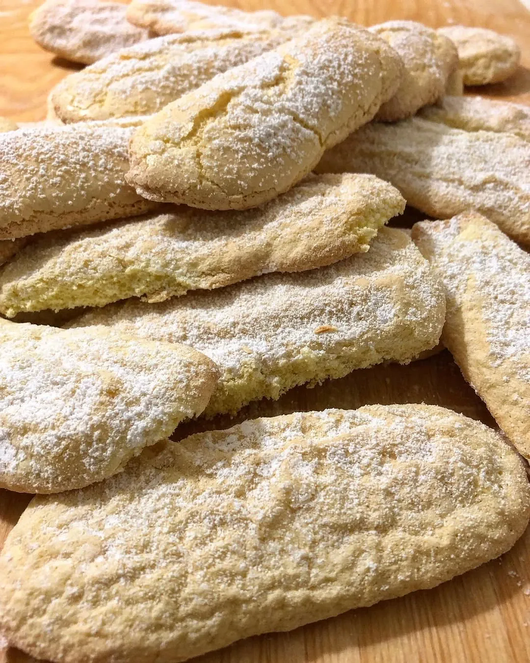 "Savoiardi" sausainiai - biskvitiniai piršteliai