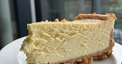 Greitai pagaminamas nekeptas maskarponės sūrio tortas su sausainių pagrindu