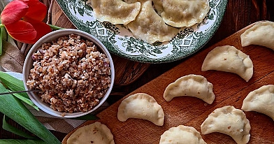 Pierogi z kaszą gryczaną i twarogiem