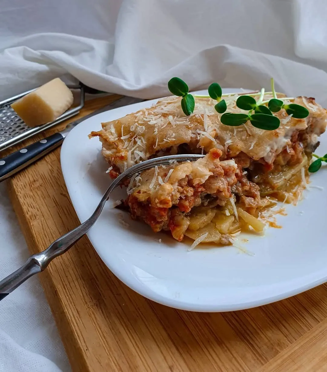 Graikiška musaka (moussaka) - mėsos ir baklažanų apkepas
