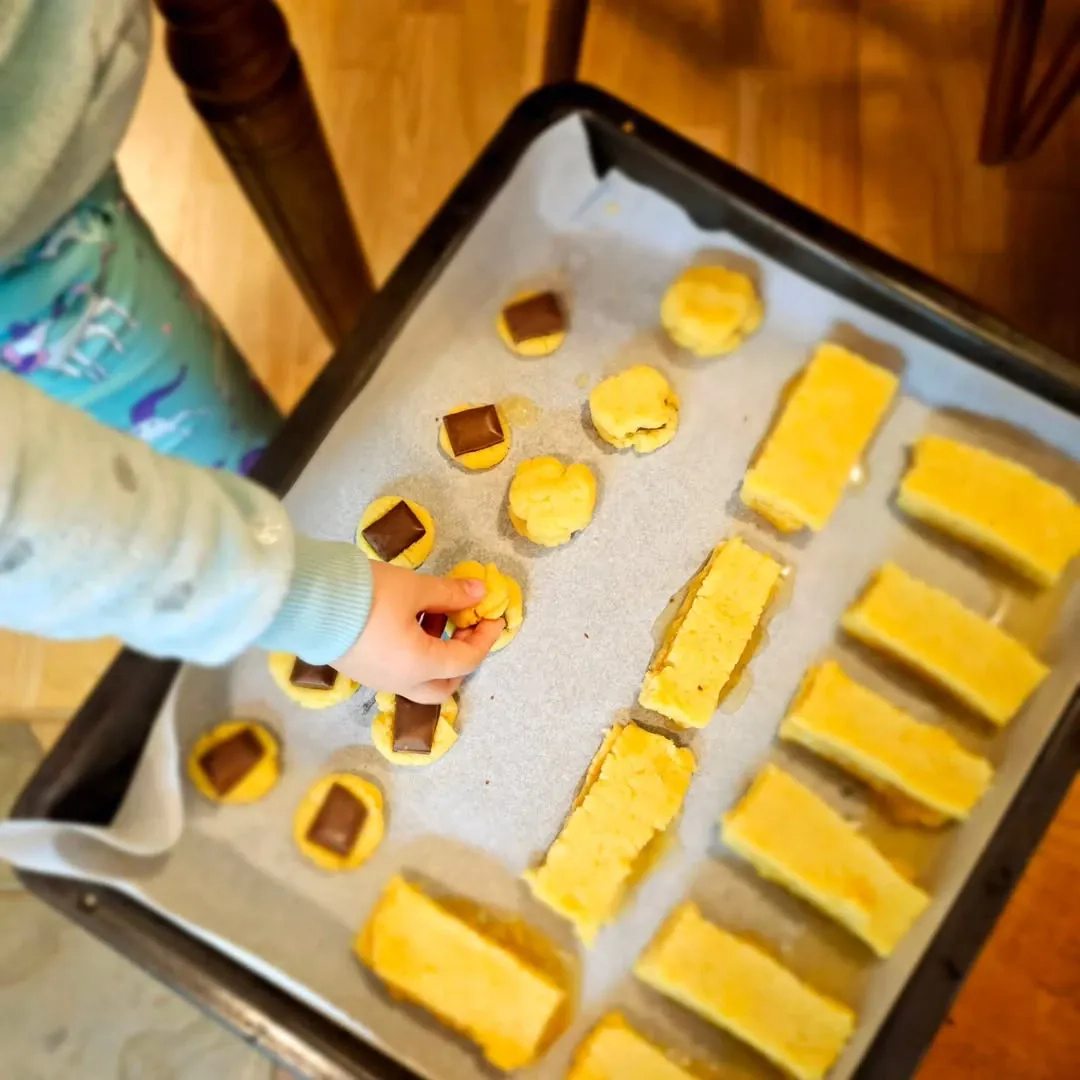 Nostalgiški sausainiai - juostelės su džemu