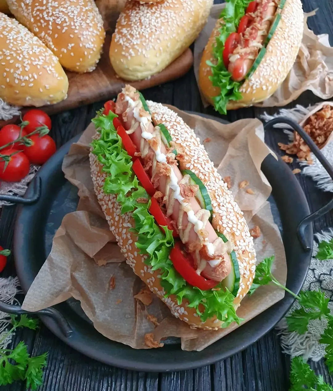 Domowe bułki do hot dogów - idealnie puszyste i miękkie