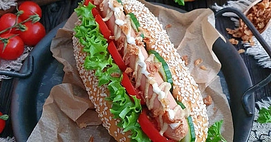 Domowe bułki do hot dogów - idealnie puszyste i miękkie