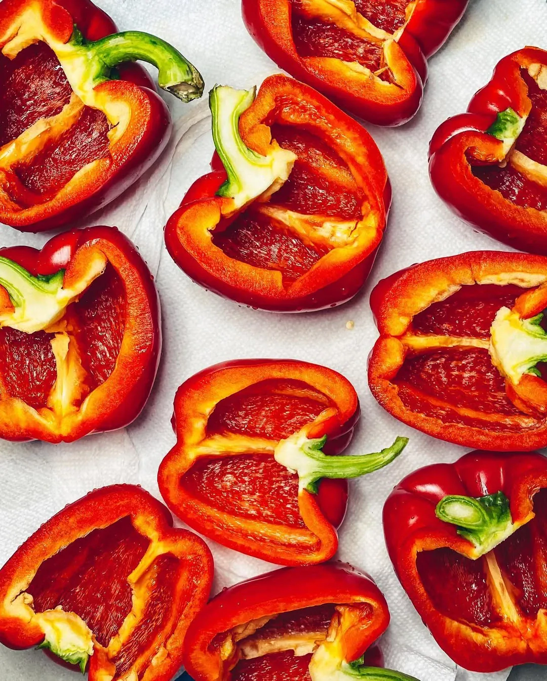 Orkaitėje keptos paprikos įdarytos paukštiena (vištiena, kalakutiena ar antiena)