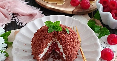 Mini kopce kreta z malinami - domowe ciasto dla każdego miłośnika słodkości