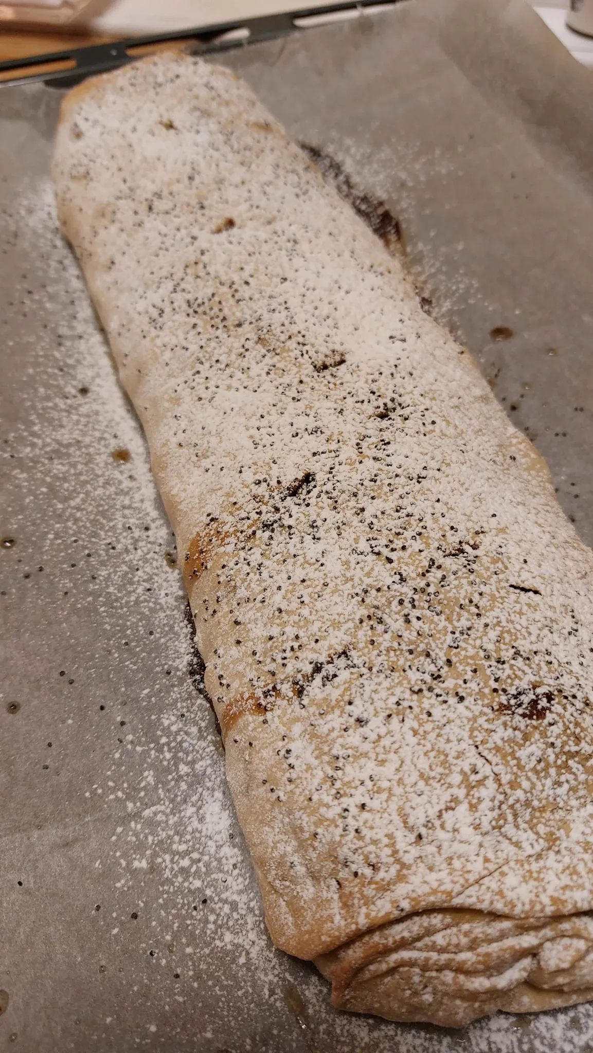 Obuolių štrudelis su razinomis