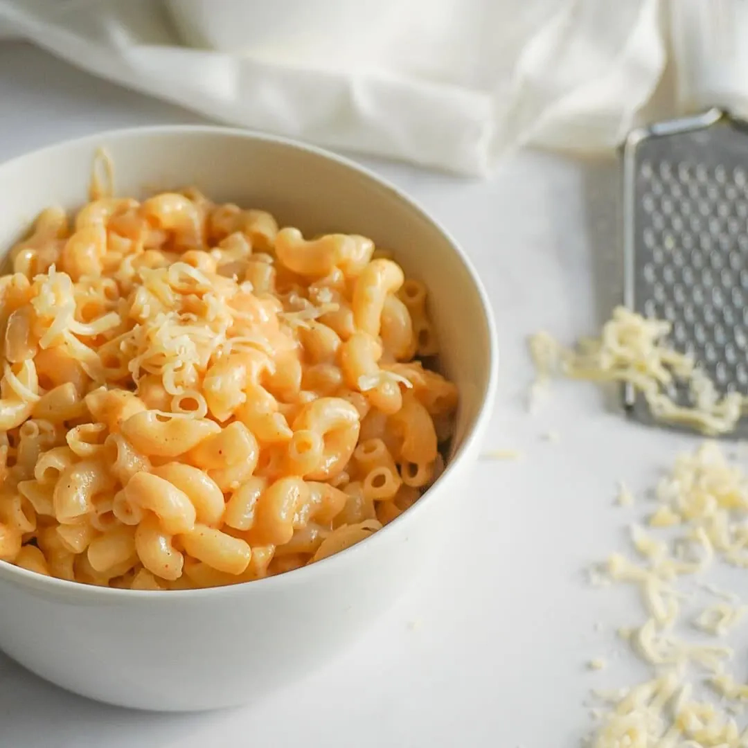 Paprasti makaronai su sūriu ir pienu