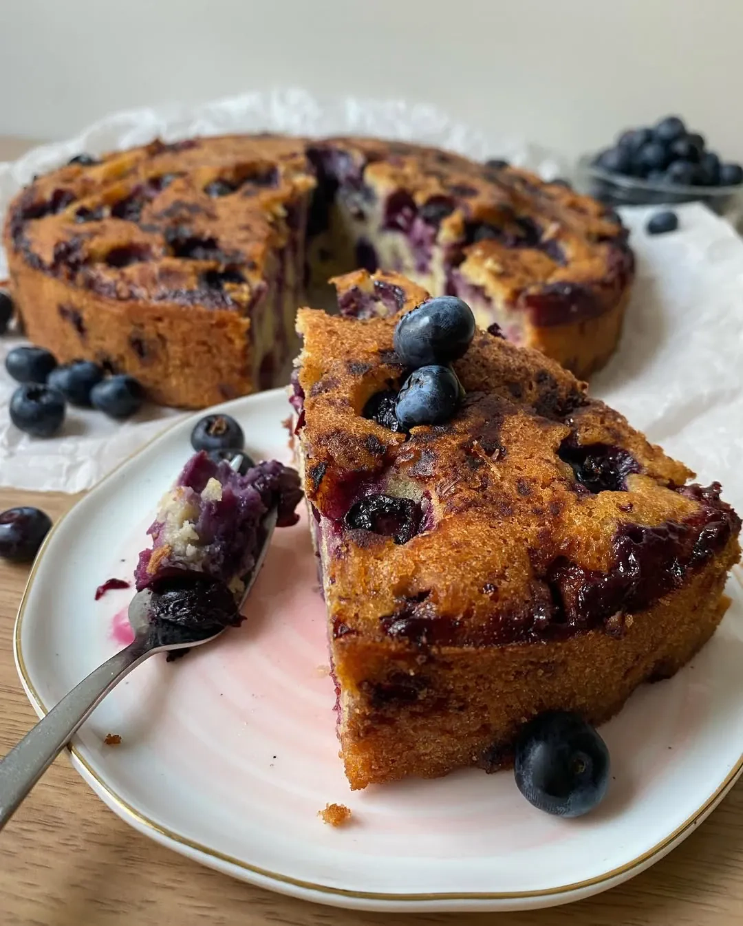 Paprastas jogurtinis pyragas su šilauogėmis