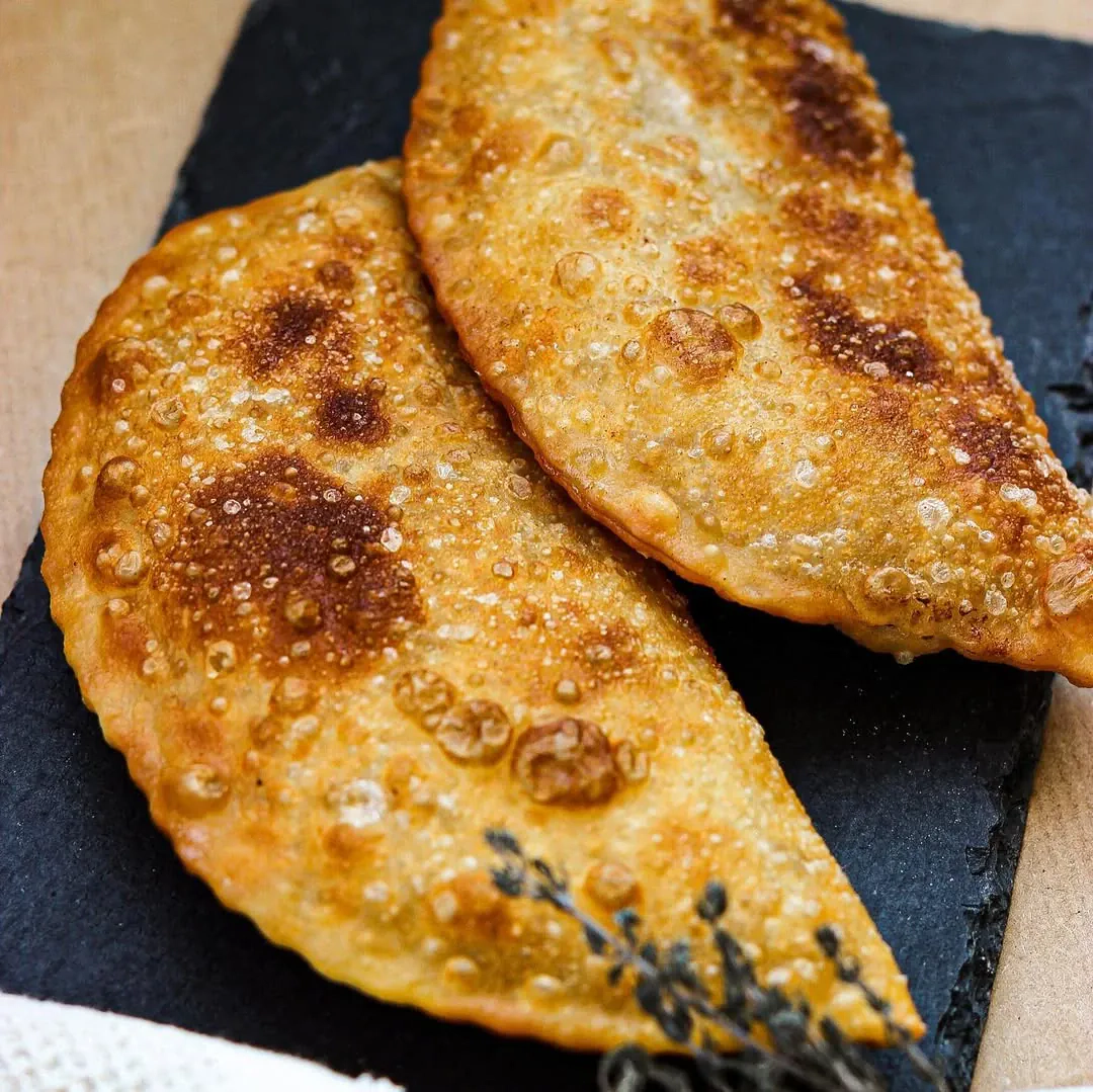 Totoriški čeburekai su kiauliena