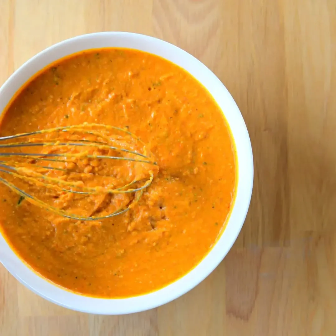 Veganiški moliūgų Mac & Cheese makaronai su kokosų kremu