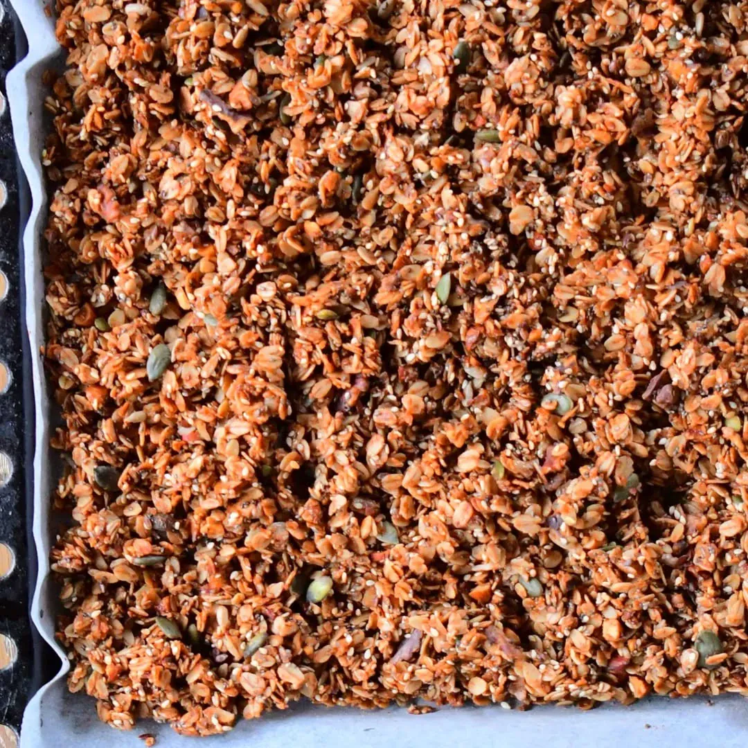 Klasikinė naminė granola be cukraus