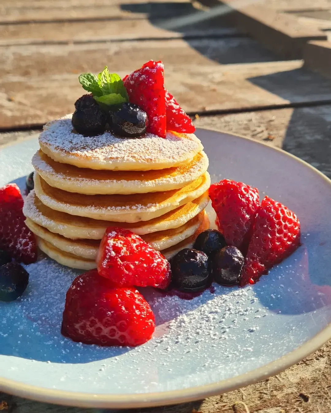 Putlūs miltiniai kefyro blyneliai su soda