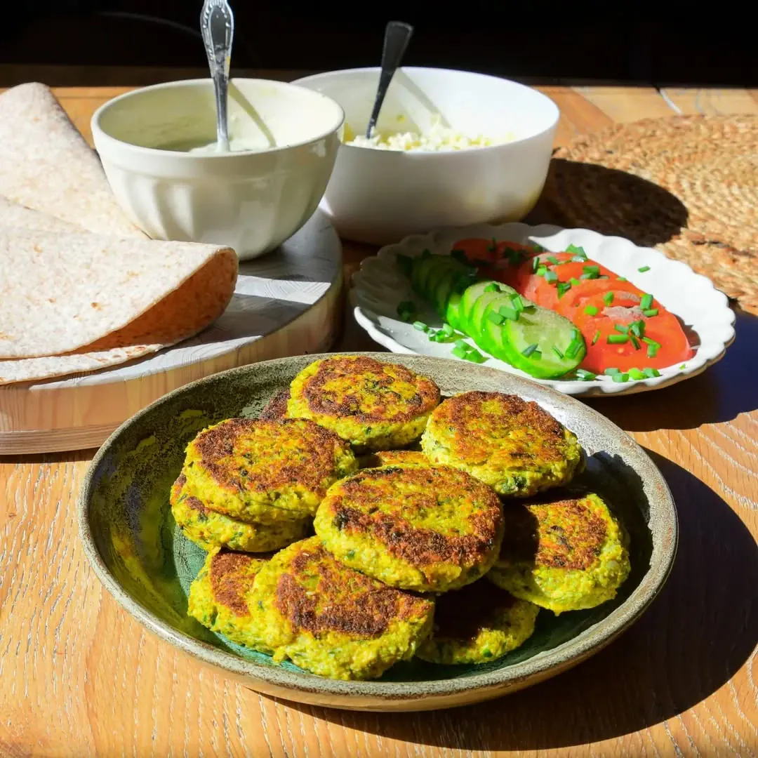 Vegetariški brokolių ir sūrio kepsneliai