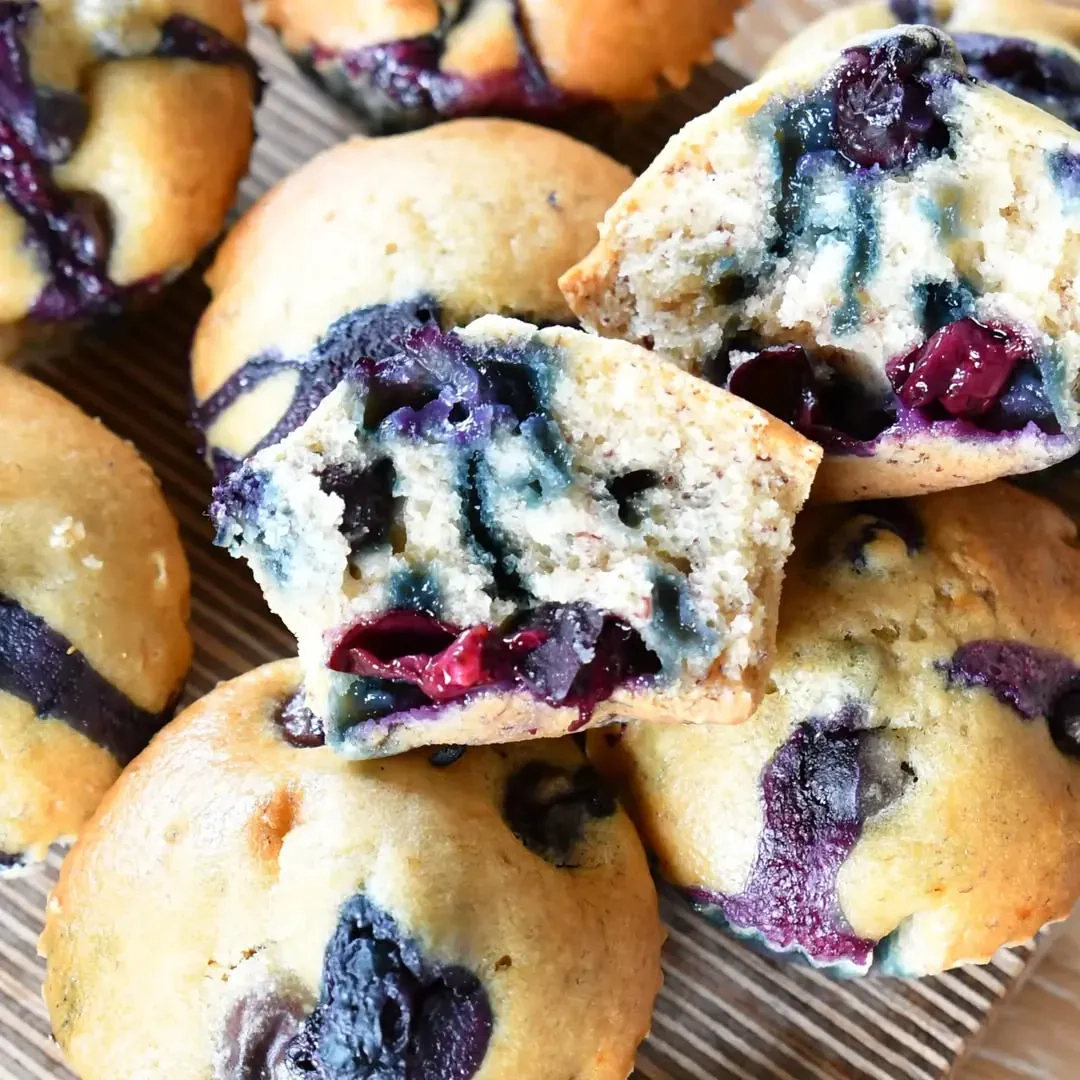 Paprasti keksiukai su šilauogėmis (be kiaušinių, be įprastinio pieno)