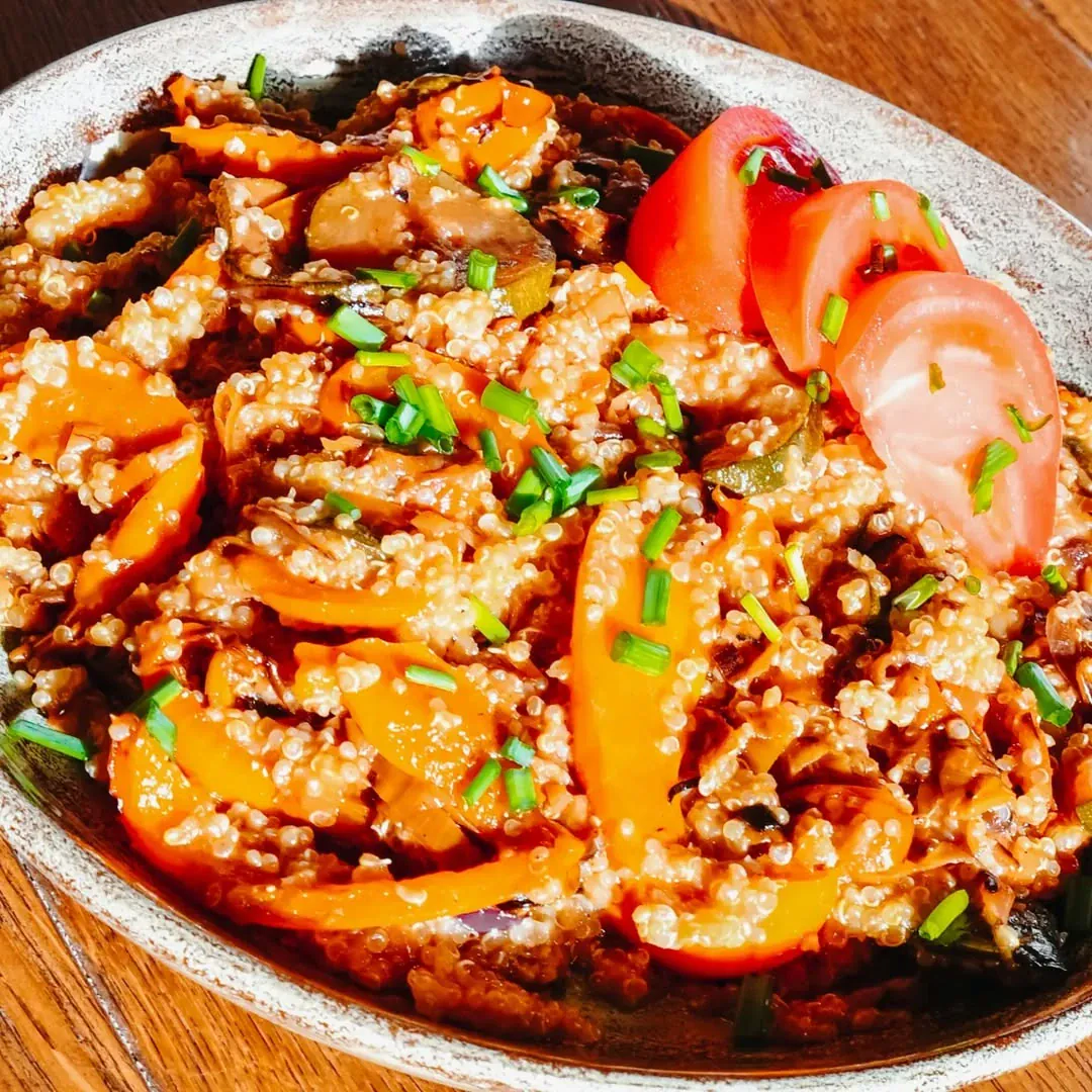 Šiltos bolivinės balandos ir stir-fry daržovių salotos 🔥🍲