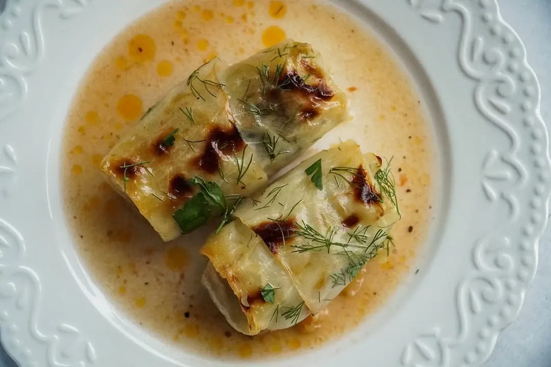 Keto balandėliai su faršu be ryžių su džiovintų baravykų padažu pagal Beatą