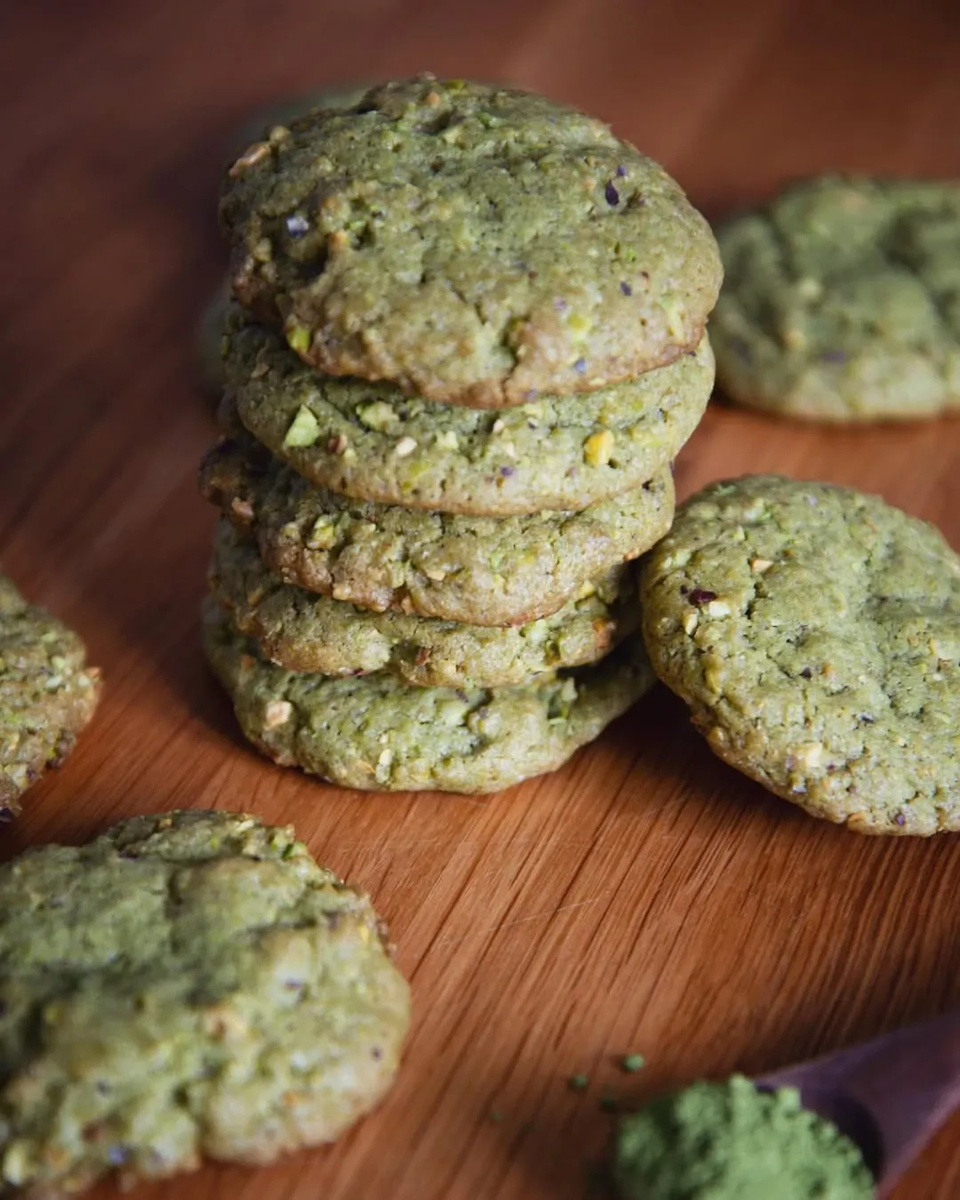 Lengvai padaromi žali sausainiai su matcha milteliais