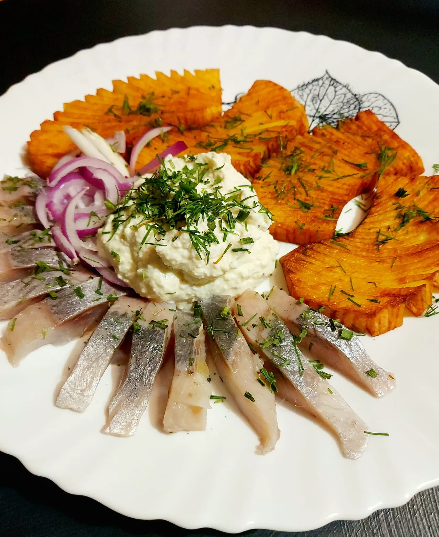 Keptos bulvės su silke ir kastiniu