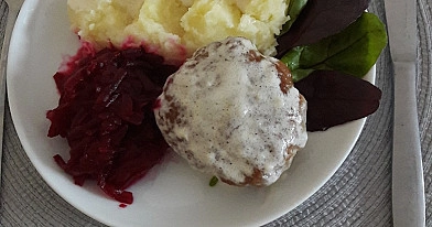 Minkšti purūs sultingi kiaulienos kotletai su gazuotu mineraliniu ir krakmolu