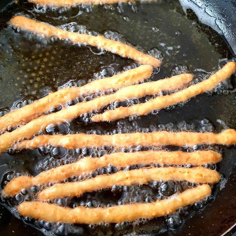 Tarkuoto fermentinio sūrio lazdelės su kiaušiniu