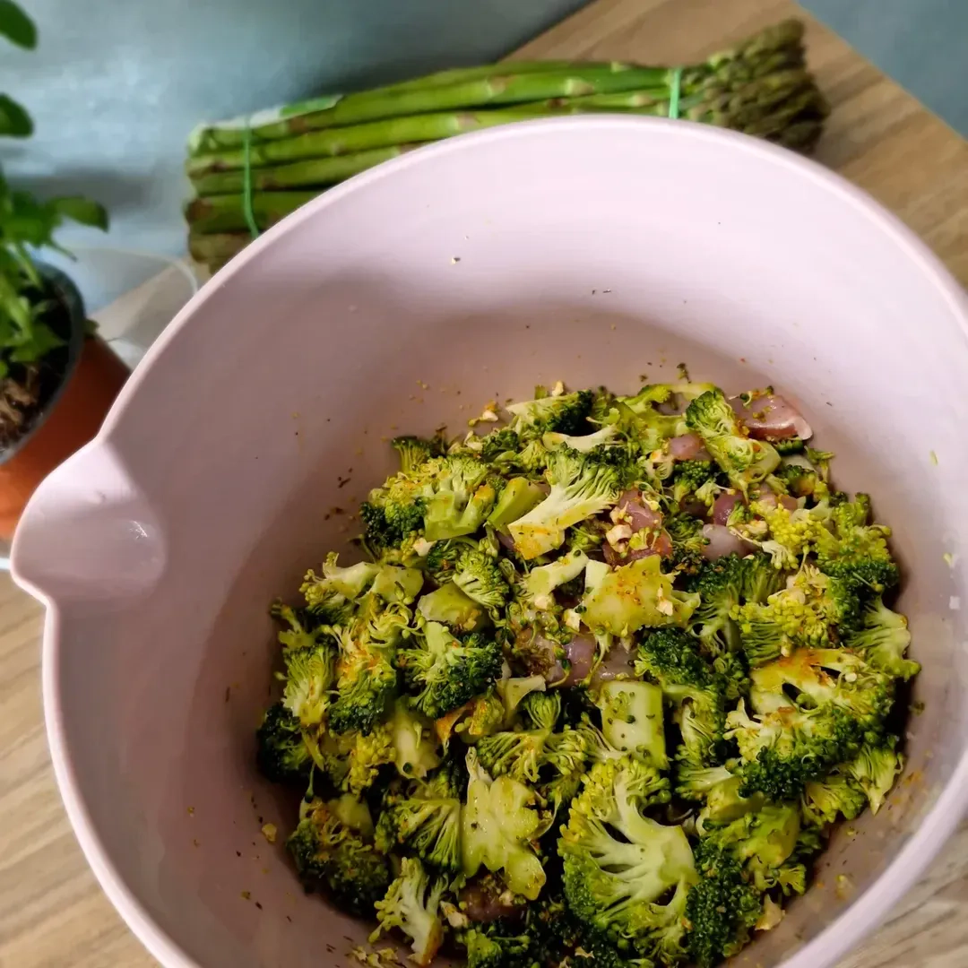 Smidrų - brokolių apkepas su vištiena 🥦🌿